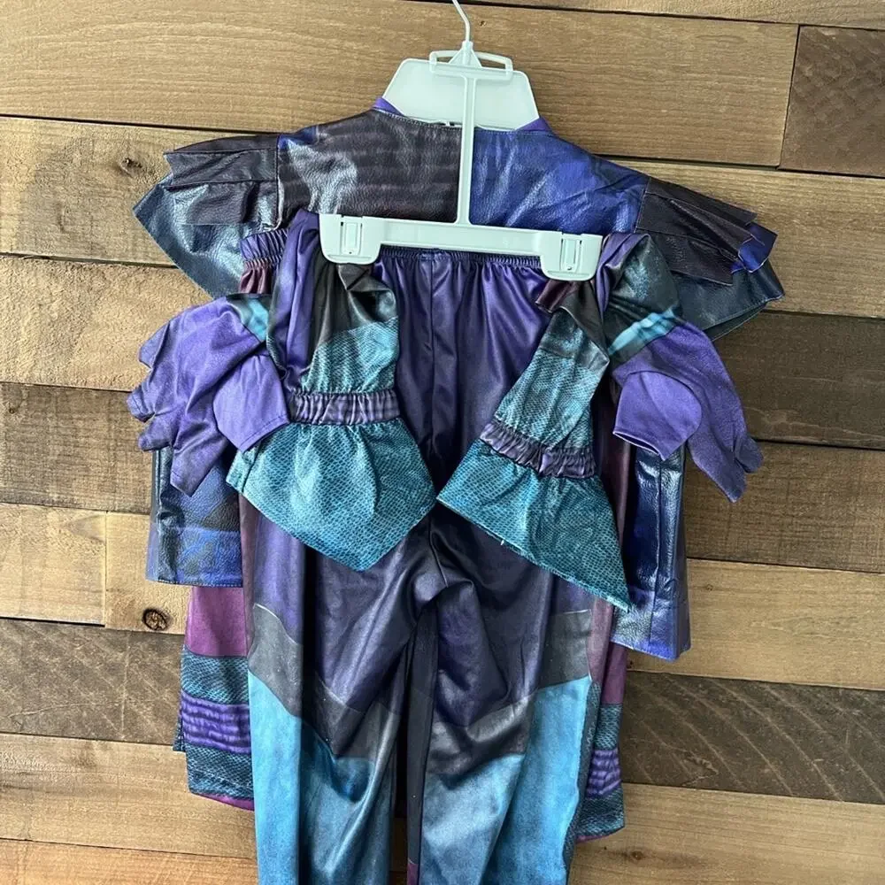 NEW Disney Descendants 3 Girl's Mal Deluxe Halloween Costume Dress Up